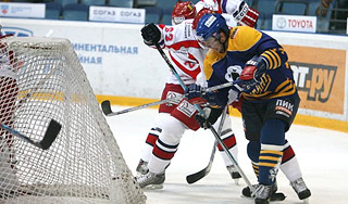 Яшин преодолел рубеж в 1000 очков Яшин преодолел рубеж в 1000 очков