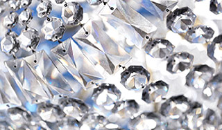 Рясы священников украсят стразами Swarovski Рясы священников украсят стразами Swarovski