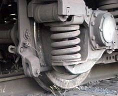 На ж/д переезде сошел с рельс поезд