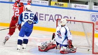 "Спартак" и ЦСКА дружно победили "Динамо" "Спартак" и ЦСКА дружно победили "Динамо"