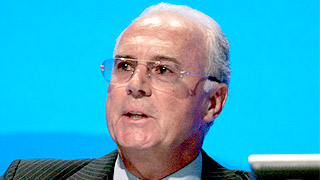 УЕФА расширяет чемпионат Европы УЕФА расширяет чемпионат Европы