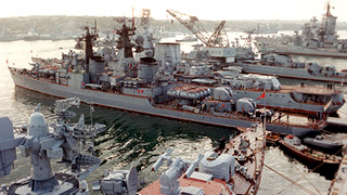 Черноморский флот остается в Севастополе Черноморский флот остается в Севастополе