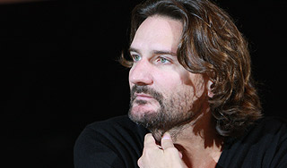 Бегбедер в Москве принял семечки за экстази Бегбедер в Москве принял семечки за экстази