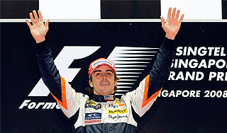 Алонсо выиграл ночную гонку в Сингапуре Алонсо выиграл ночную гонку в Сингапуре