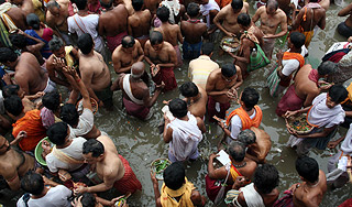 В индийском храме задавили 80 человек В индийском храме задавили 80 человек