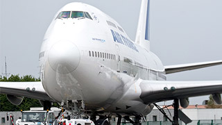 Над Харьковом сломался пассажирский Boeing Над Харьковом сломался пассажирский Boeing