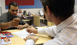 Россияне верят в надежность банков Россияне верят в надежность банков