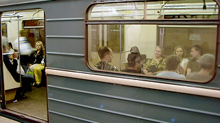 В метро на рельсы упала машина В метро на рельсы упала машина