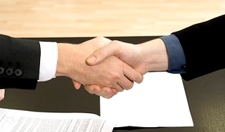 Россия и Украина закрепили дружбу договором Россия и Украина закрепили дружбу договором