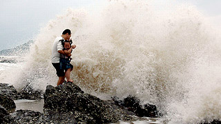 Китаю угрожает новый удар стихии Китаю угрожает новый удар стихии