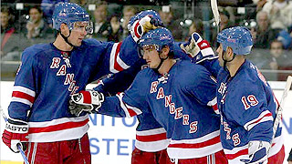 "Металлург" отдал Кубок Виктории в НХЛ "Металлург" отдал Кубок Виктории в НХЛ