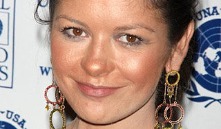 Кэтрин Зету Джонс не спасает макияж Кэтрин Зету Джонс не спасает макияж