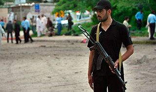 В Пакистане взорвали оппозицию В Пакистане взорвали оппозицию