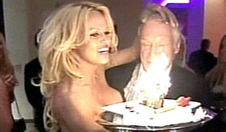 41-летняя Памела Андерсон разделась 41-летняя Памела Андерсон разделась