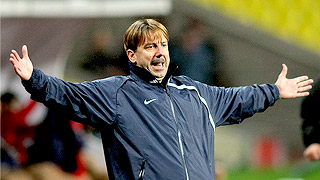 "Зенит" уволил тренера во Владивостоке "Зенит" уволил тренера во Владивостоке