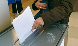 "Единая Россия" взяла шефство над регионами "Единая Россия" взяла шефство над регионами