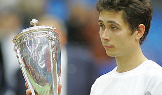 Сафин уступил Кубок Кремля Куницыну Сафин уступил Кубок Кремля Куницыну