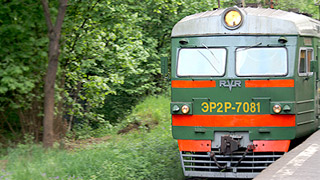 Свадебный кортеж попал под поезд Свадебный кортеж попал под поезд