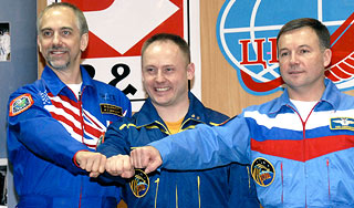 На МКС прилетели 18-я экспедиция и турист На МКС прилетели 18-я экспедиция и турист