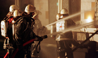 В центре Москвы загорелся жилой дом В центре Москвы загорелся жилой дом