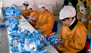 Игрушки уволили тысячи китайцев Игрушки уволили тысячи китайцев