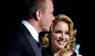 Почему певица Мадонна развелась с мужем Почему певица Мадонна развелась с мужем