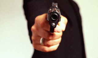 Охранник казино расстрелял нападавшего Охранник казино расстрелял нападавшего