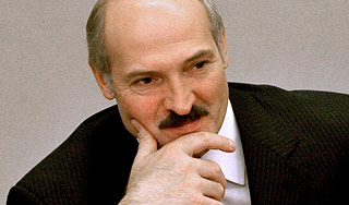 Россия одолжит Лукашенко два миллиарда Россия одолжит Лукашенко два миллиарда