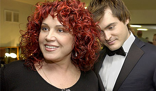 Надежда Бабкина дала свободу молодому другу Надежда Бабкина дала свободу молодому другу