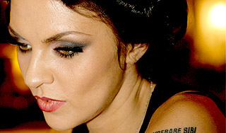 Надя Ручка страдает в московском метро Надя Ручка страдает в московском метро