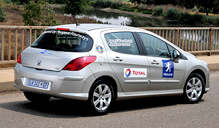 Водитель проехал 1600 км на 60 л бензина Водитель проехал 1600 км на 60 л бензина