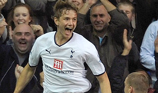 Павлюченко принес победу новому тренеру Павлюченко принес победу новому тренеру