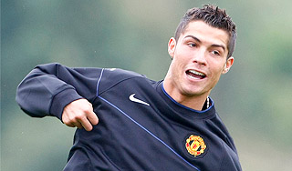 Футболисты признали Роналду лучшим Футболисты признали Роналду лучшим