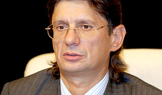 Федун сэкономит на стадионе "Спартак" Федун сэкономит на стадионе "Спартак"