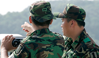 Пхеньян угрожает уничтожить Южную Корею Пхеньян угрожает уничтожить Южную Корею