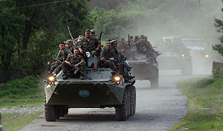 Абхазия cтягивает войска к Грузии Абхазия cтягивает войска к Грузии