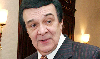 Пугачева заплакала на прощании с Магомаевым Пугачева заплакала на прощании с Магомаевым