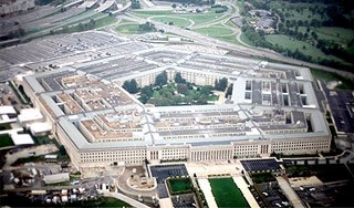 Пентагон зовет Россию за стол переговоров Пентагон зовет Россию за стол переговоров