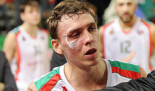 Баскетбольный матч завершился дракой Баскетбольный матч завершился дракой