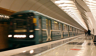 Прокуроры требуют установить в метро заслон Прокуроры требуют установить в метро заслон