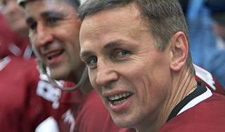 Ларионов введен в Зал славы НХЛ Ларионов введен в Зал славы НХЛ