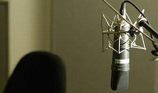 В гараже найден мертвым известный ди-джей В гараже найден мертвым известный ди-джей