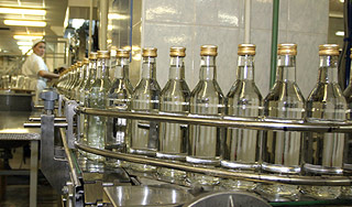 Дешевая водка объявлена нелегальной Дешевая водка объявлена нелегальной