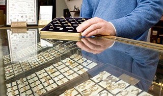 В Твери ограбили ювелирный центр В Твери ограбили ювелирный центр