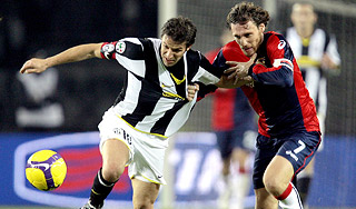 "Ювентус" догнал лидера чемпионата Италии "Ювентус" догнал лидера чемпионата Италии