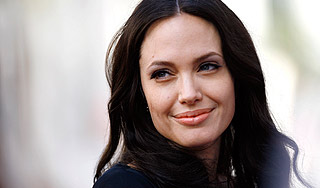 Джоли принесет себя в жертву семье Джоли принесет себя в жертву семье