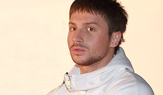 Певец Сергей Лазарев пересел на метро Певец Сергей Лазарев пересел на метро