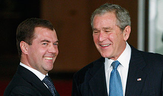 Вашингтон встретил делегацию из России Вашингтон встретил делегацию из России