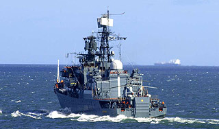 "Неустрашимый" спас иностранцев от пиратов "Неустрашимый" спас иностранцев от пиратов