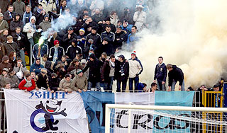 Фанаты "Зенита" оскорбили память Яшина Фанаты "Зенита" оскорбили память Яшина